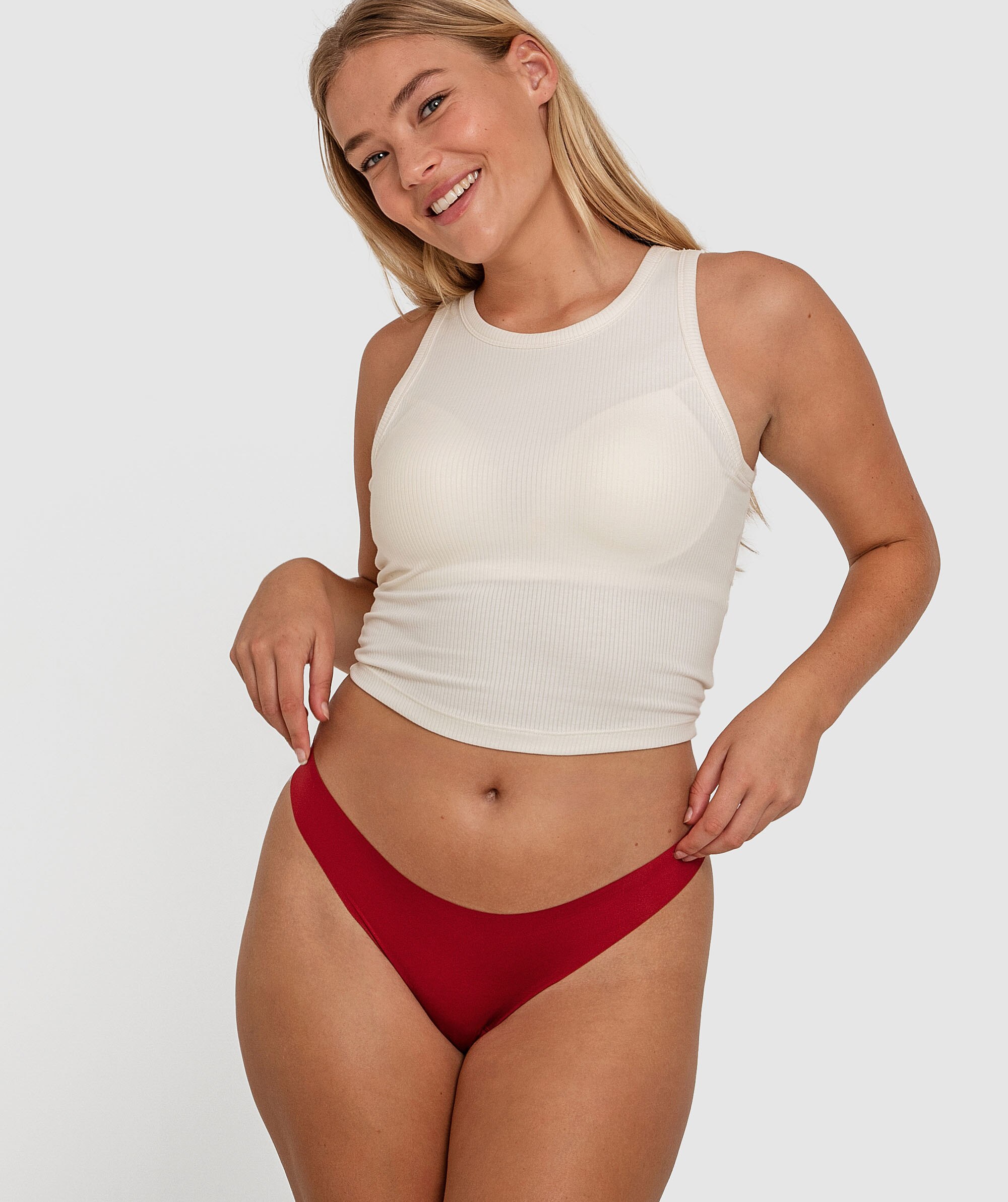 Smooth Comfort V String - Dark Red