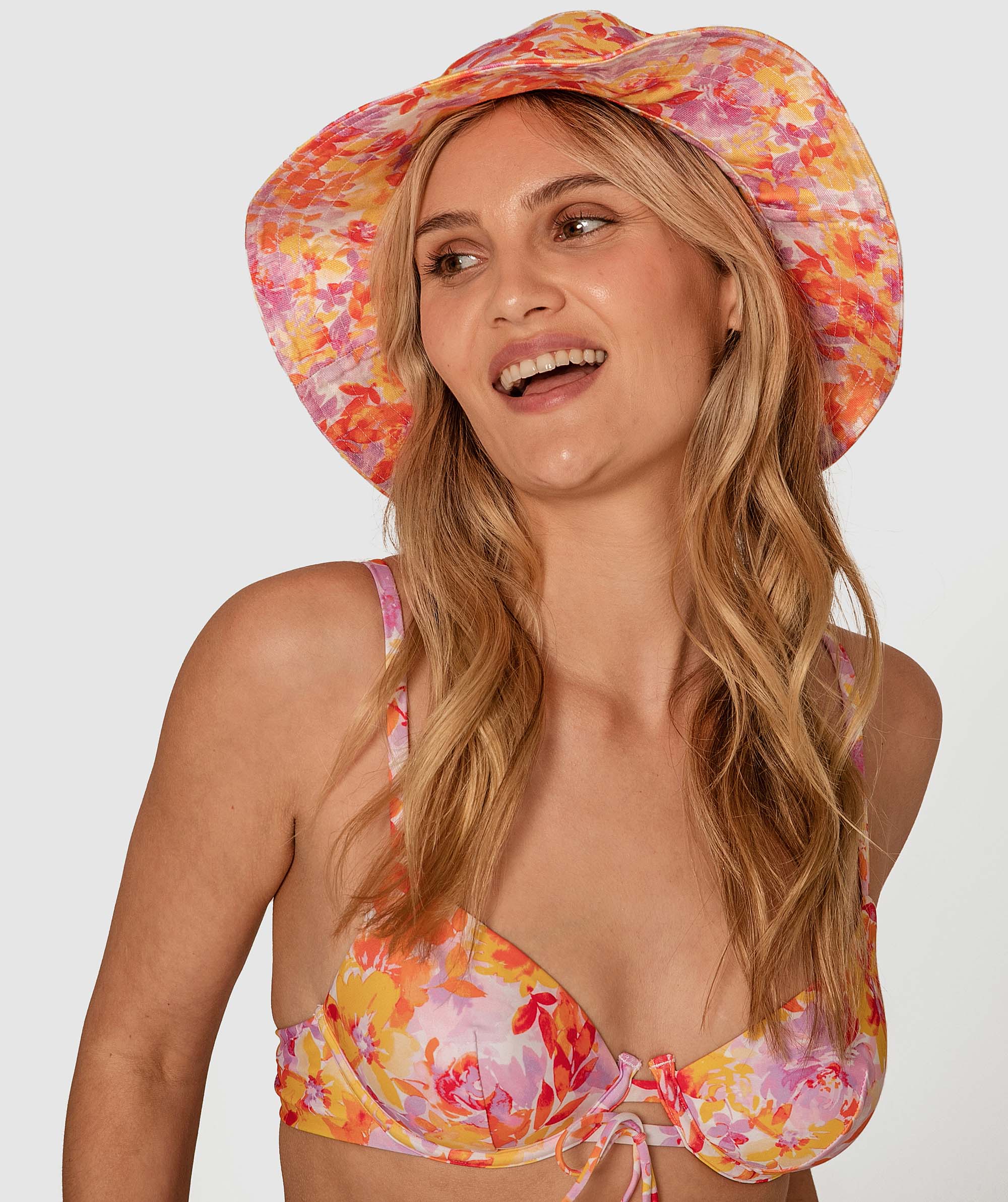 Planet Bliss Resort Bucket Hat - Floral Print
