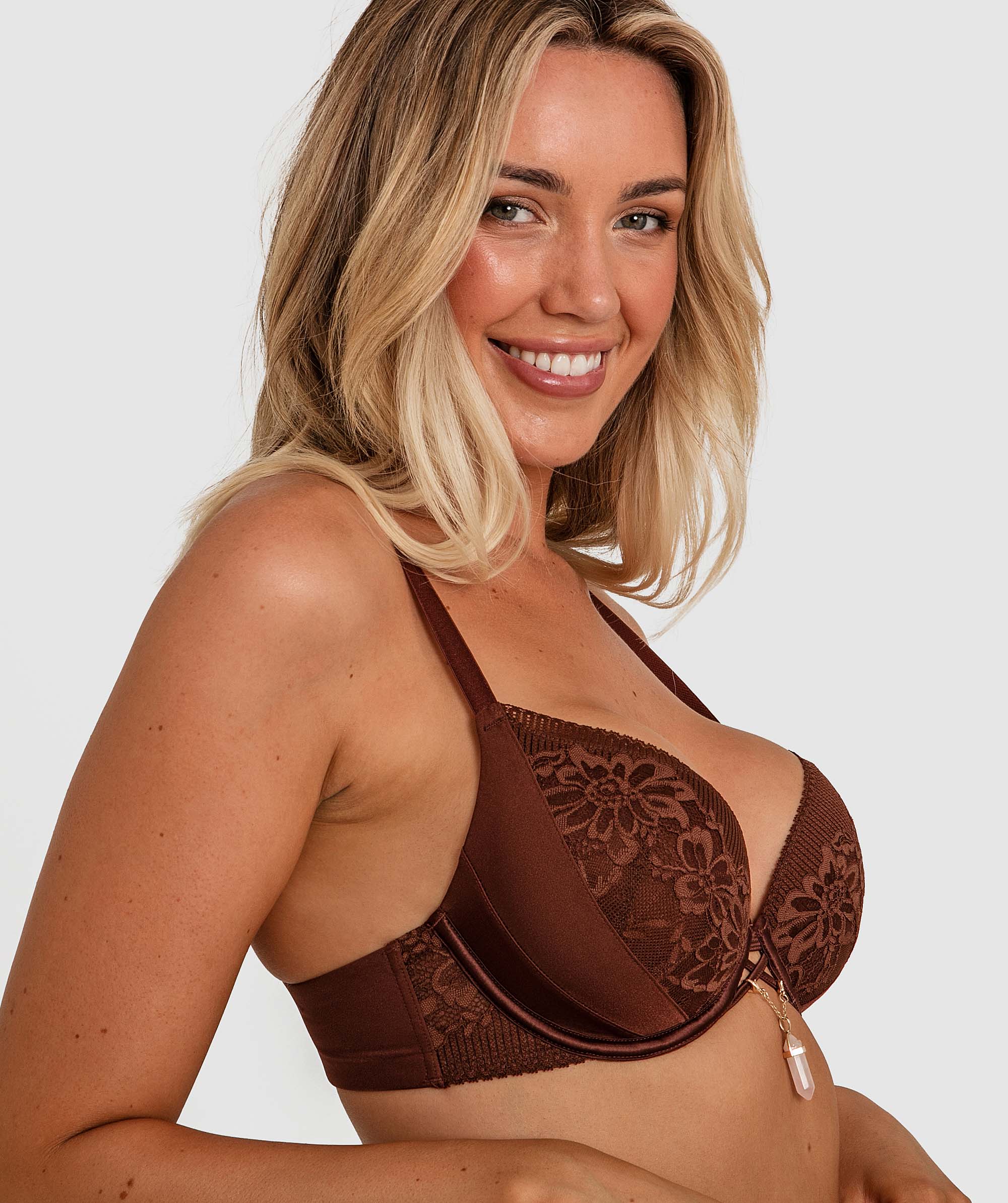 Cadence Contour Plunge Bra - Nude 6