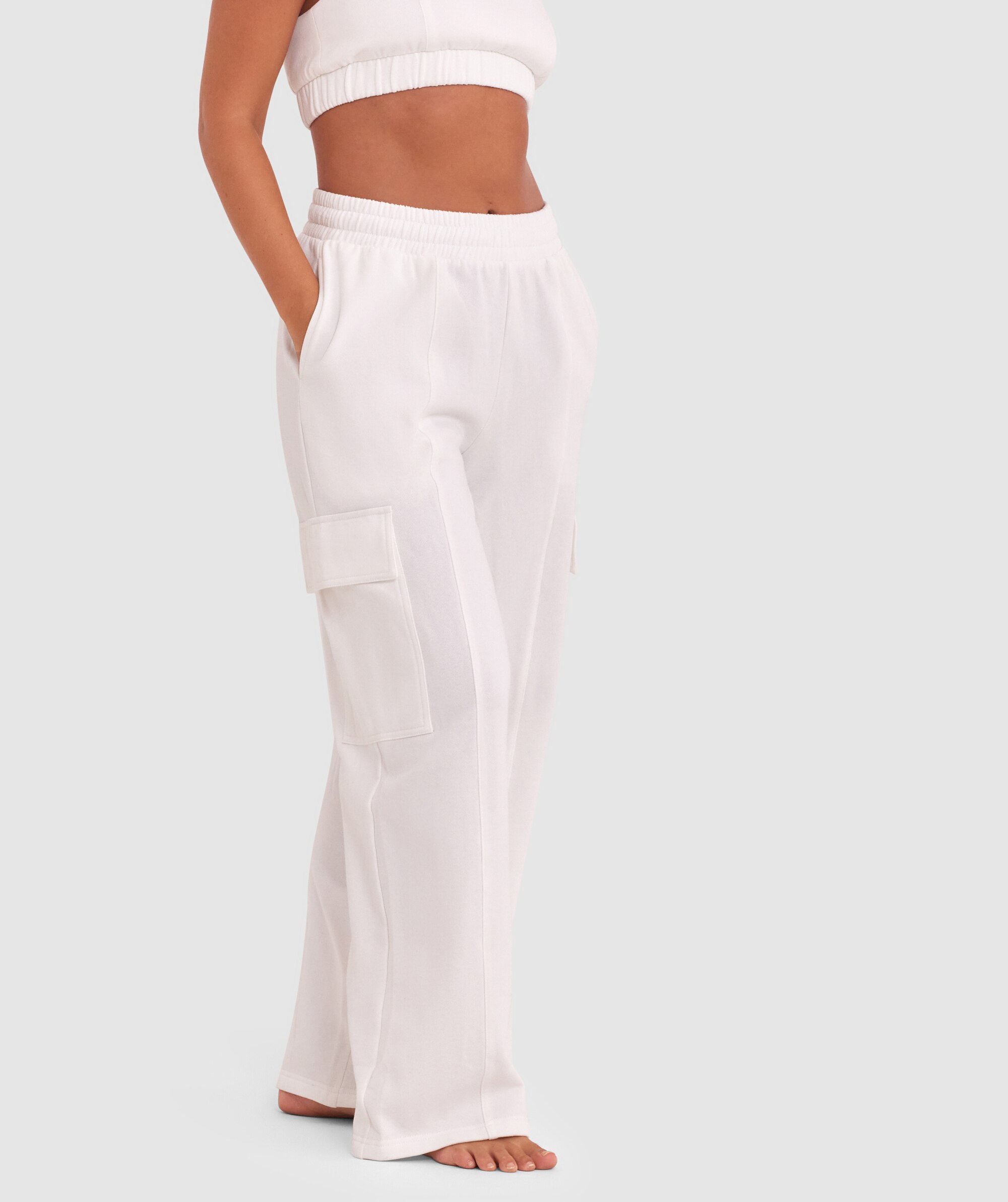 Unwnd Cargo Jogger - White