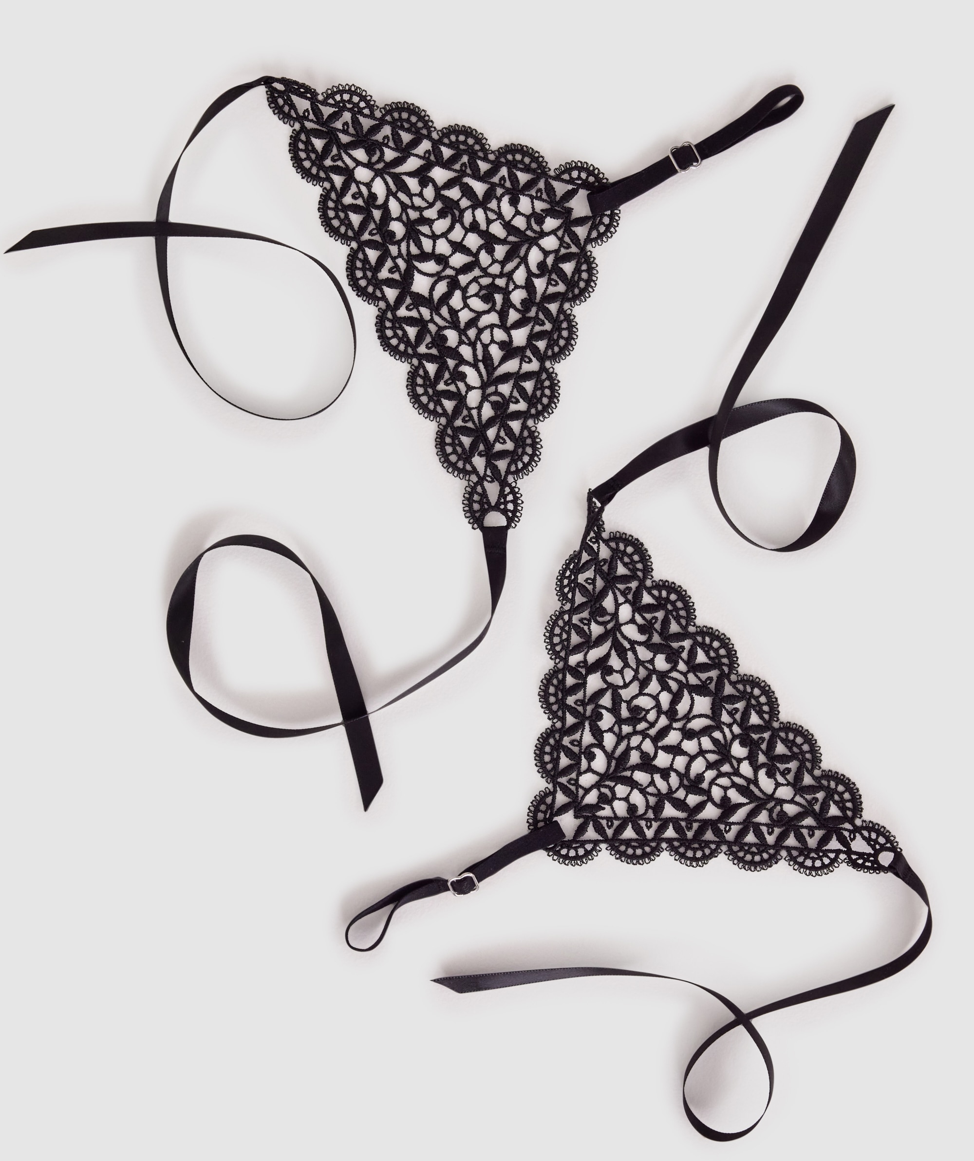 Bras N Things Night Games Bleeding Hearts Soft Cup & Mini V Set Black