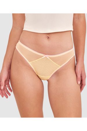 Essie Brazilian Knicker - Light Yellow