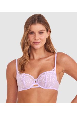 Olivia is wearing a 10B/C top and 10 bottom with bust 81cm/32in waist 65cm/25 1/2in and hip 99cm/39in. She stands at 177cm/5'9in.