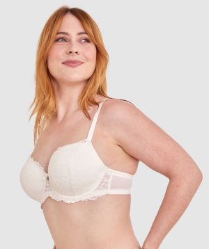 Lucy is wearing a 12DD top and 12 bottom. She stands at 165cm/5'4in.