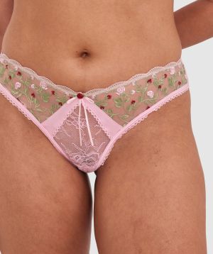 Terri-Leigh wears a size 12DD and size 12 underwear. She is a size 12 Is 177cm tall with a 98cm bust and 79cm waist and 79cm hips.