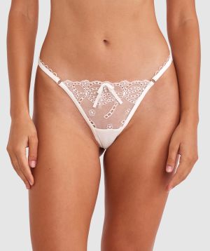 Tamara is wearing a 10B/C top and 10 bottom with bust 82cm waist 64cm and hip 88cm. She stands at 173cm/5'6in.