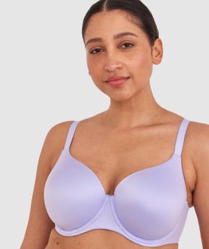 Terri-Leigh wears a size 12DD and size 12 underwear. She is a size 12 Is 177cm tall with a 98cm bust and 79cm waist and 79cm hips.