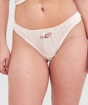 Tay G wears a size 12DD bra and size 12 underwear. She is 161cm tall and has measurements of 92cm bust a 71cm waist and 101cm hips.