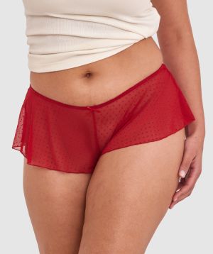 Terri-Leigh wears a size 12DD and size 12 underwear. She is a size 12 Is 177cm tall with a 98cm bust and 79cm waist and 79cm hips.