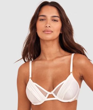 Vamp Strung Up Deep Delight - Ivory