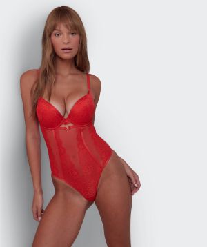 Terri-Leigh wears a size 12DD and size 12 underwear. She is a size 12 Is 177cm tall with a 98cm bust and 79cm waist and 79cm hips.