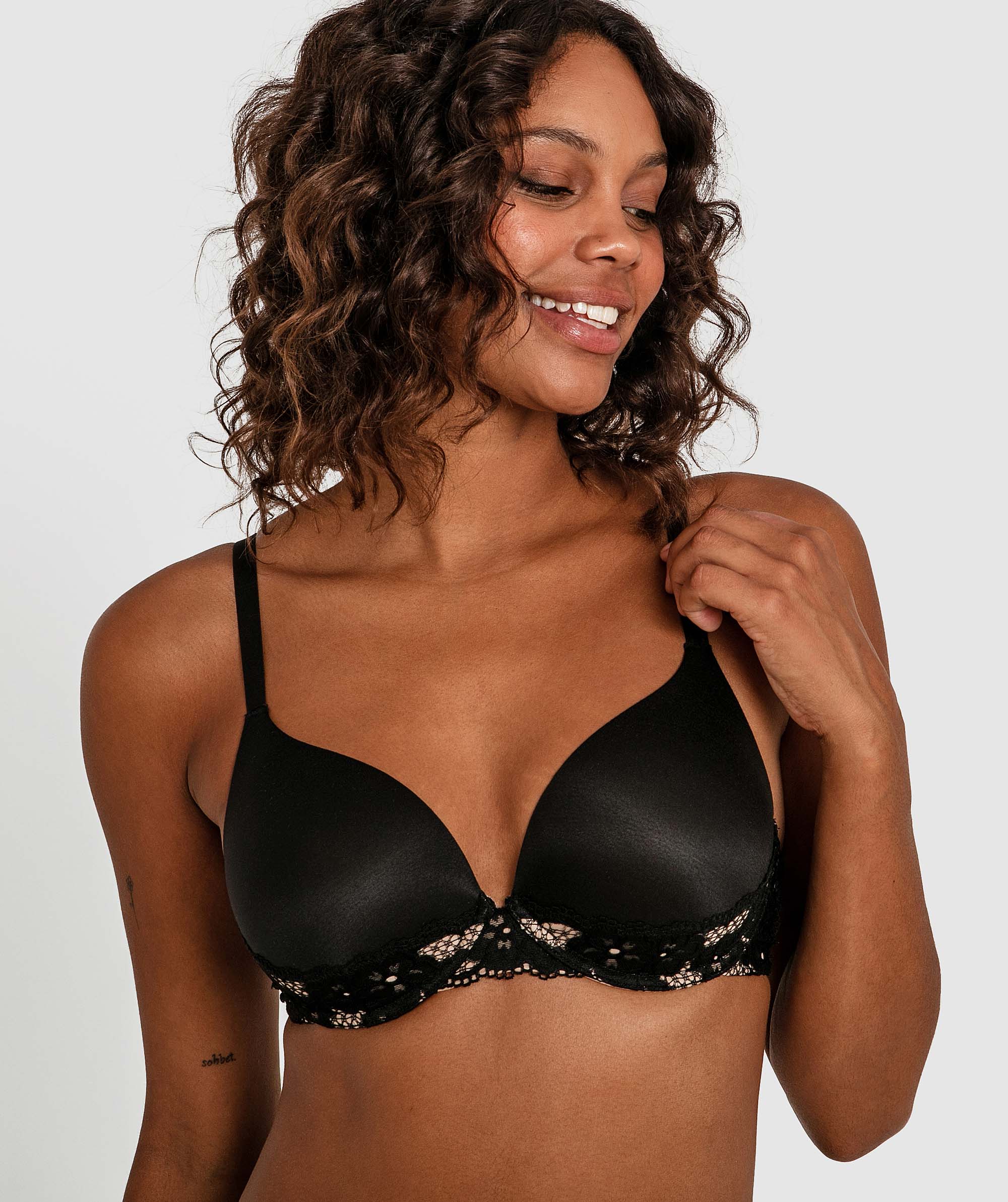 Planet Bliss Lace Full Cup Bra - Black