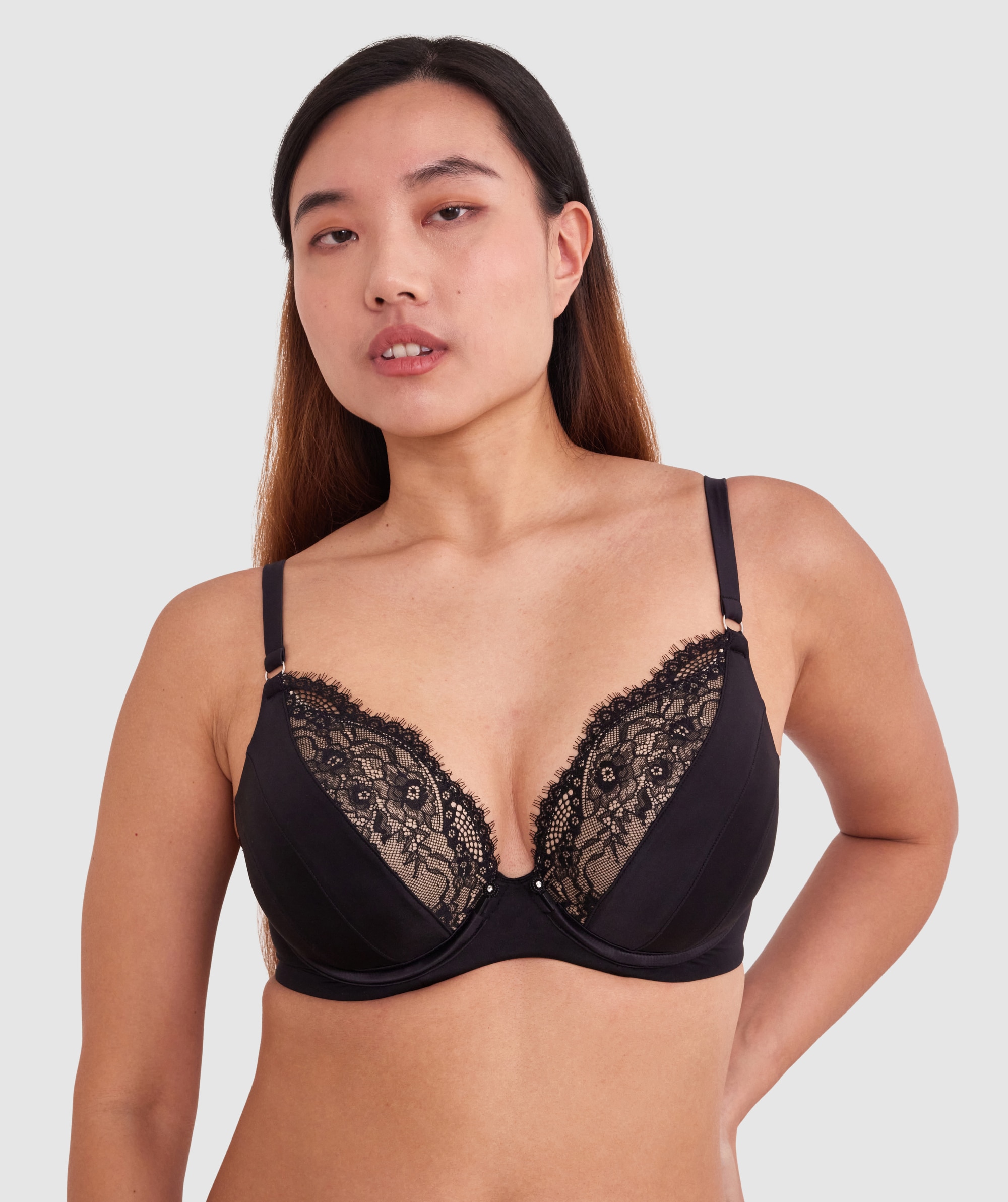 Revolve Removable Wire Full Cup Plunge Bra - Black