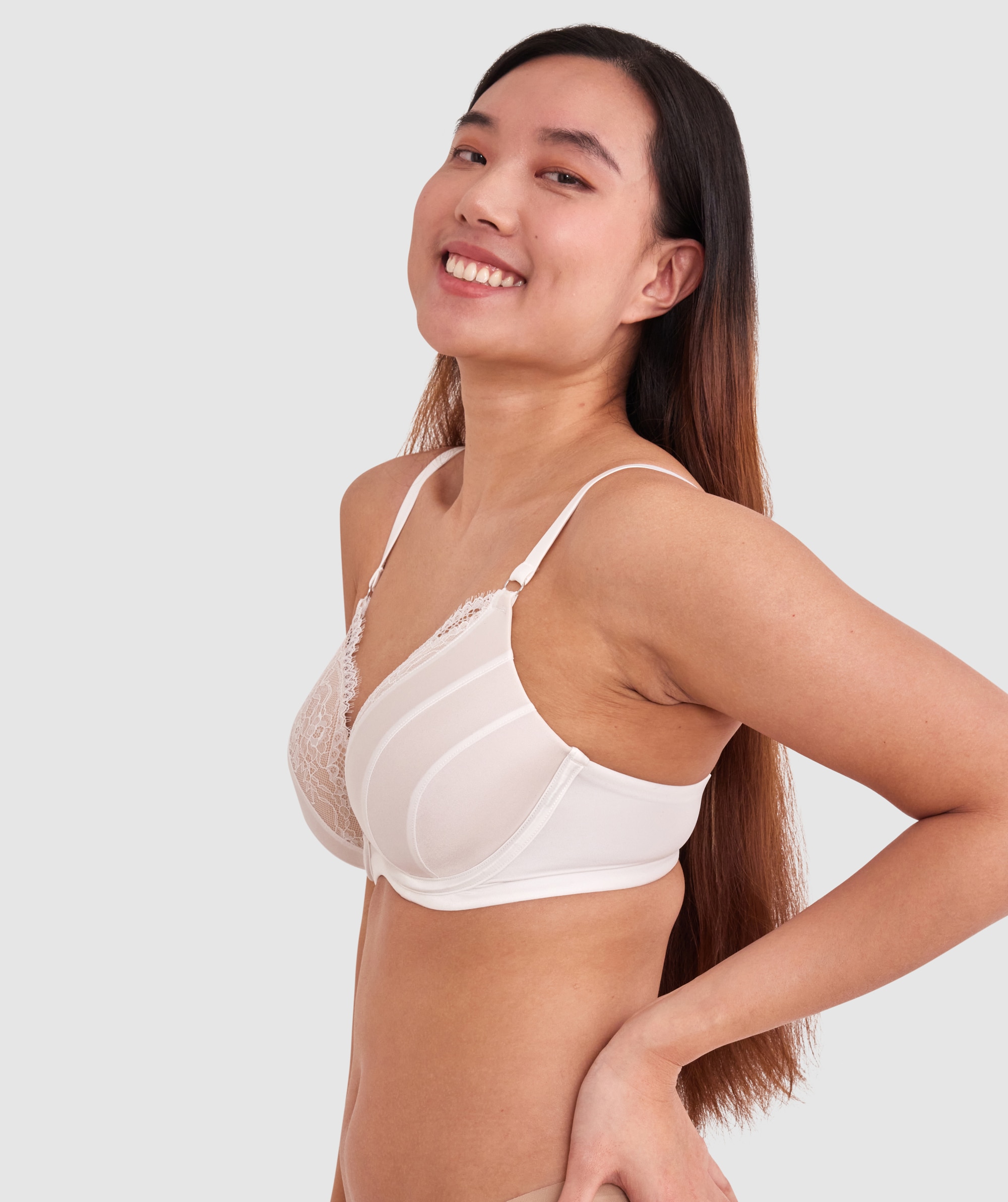 Revolve Removable Wire Full Cup Plunge Bra - Ivory