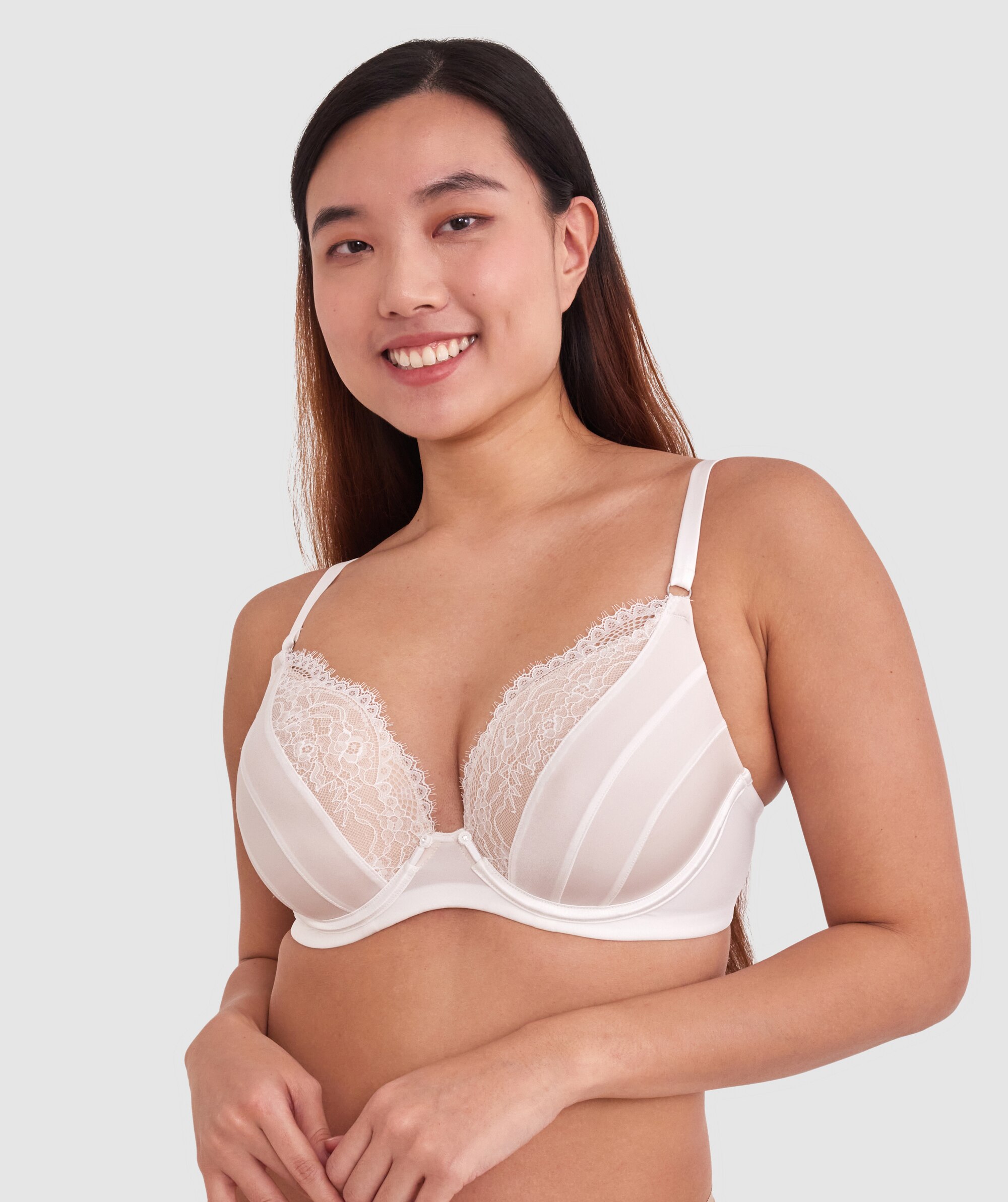 Revolve Removable Wire Full Cup Plunge Bra - Ivory