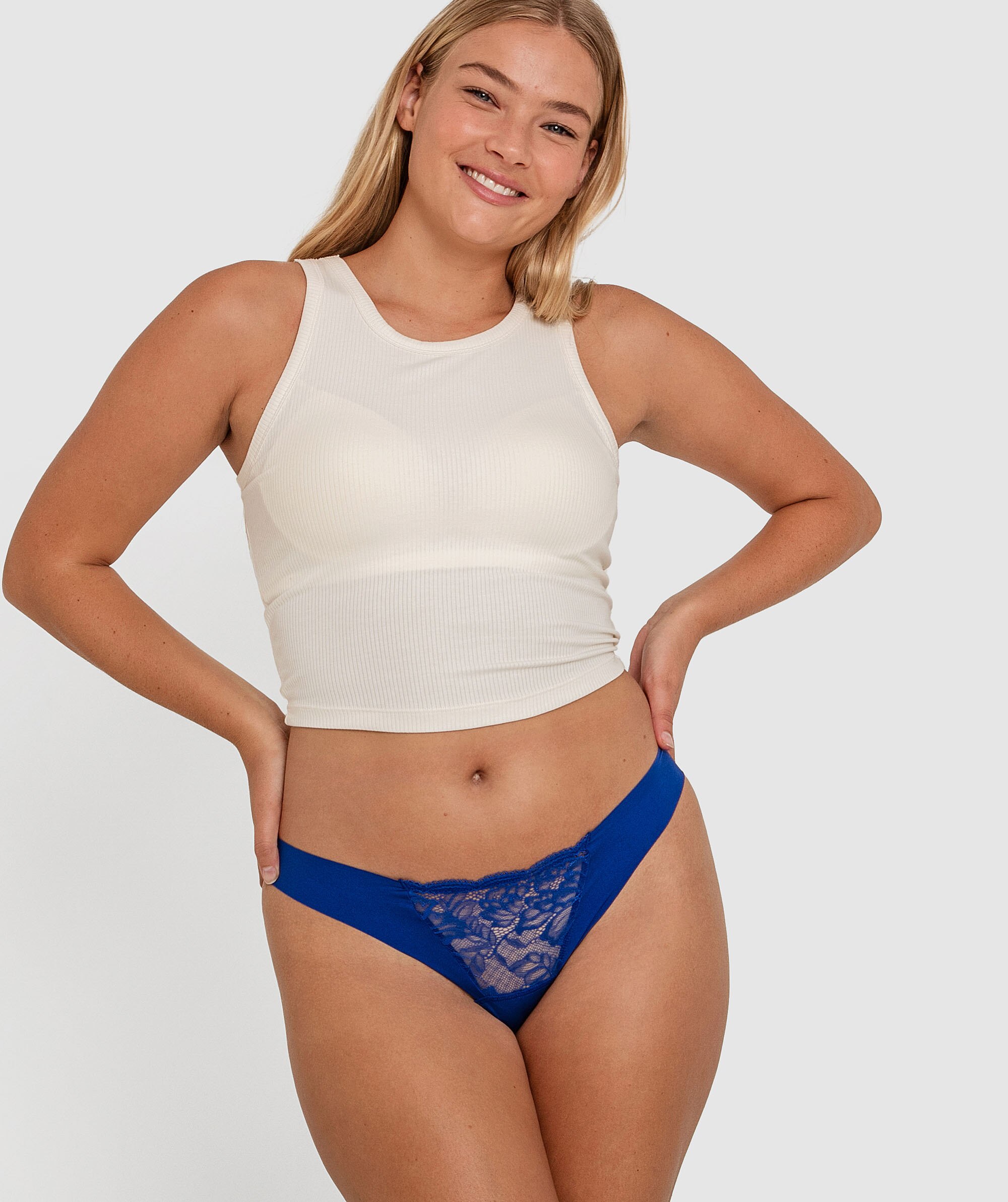 Smooth Comfort Lace 2.0 V String - Cobalt
