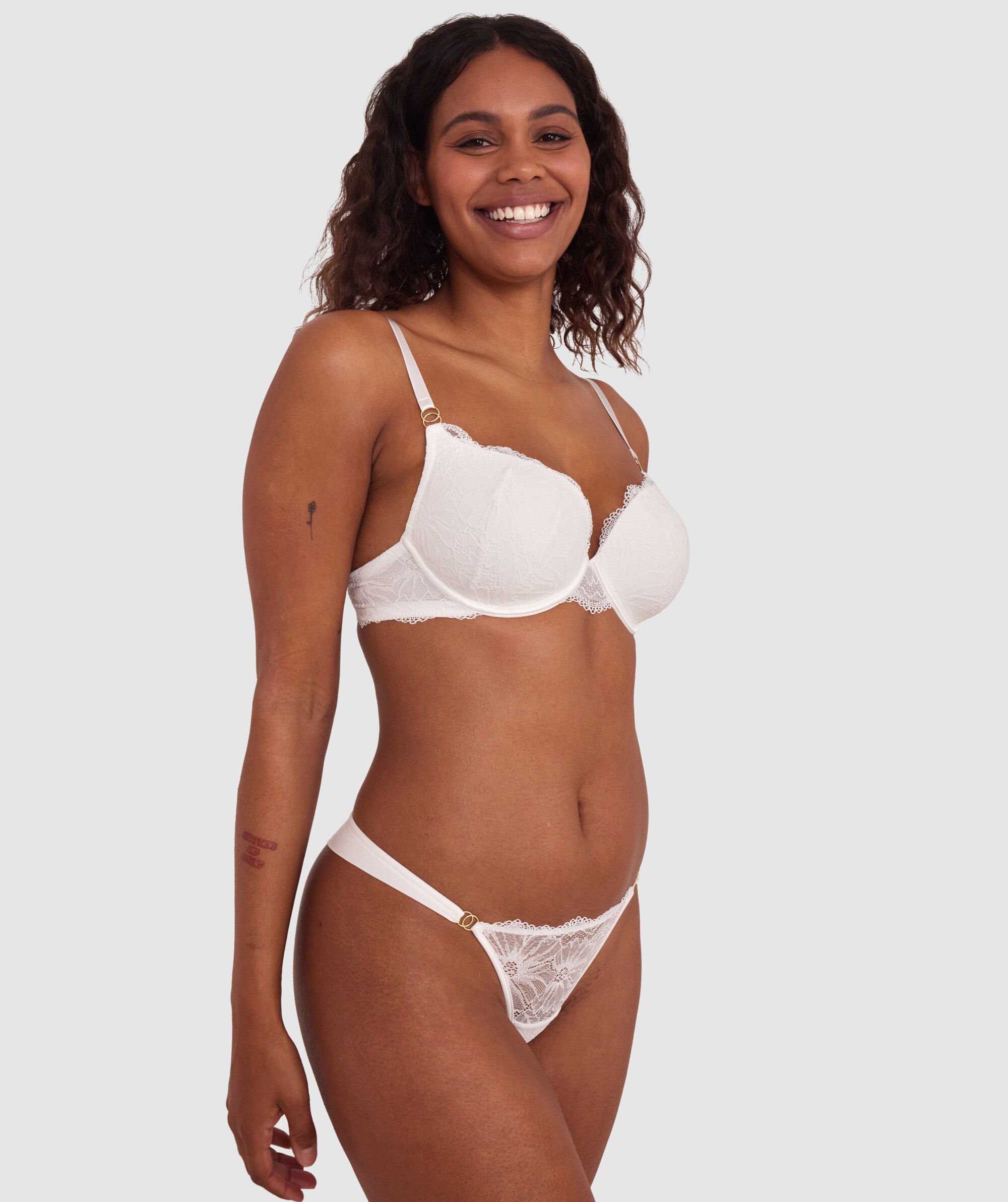 Tia V String - Ivory