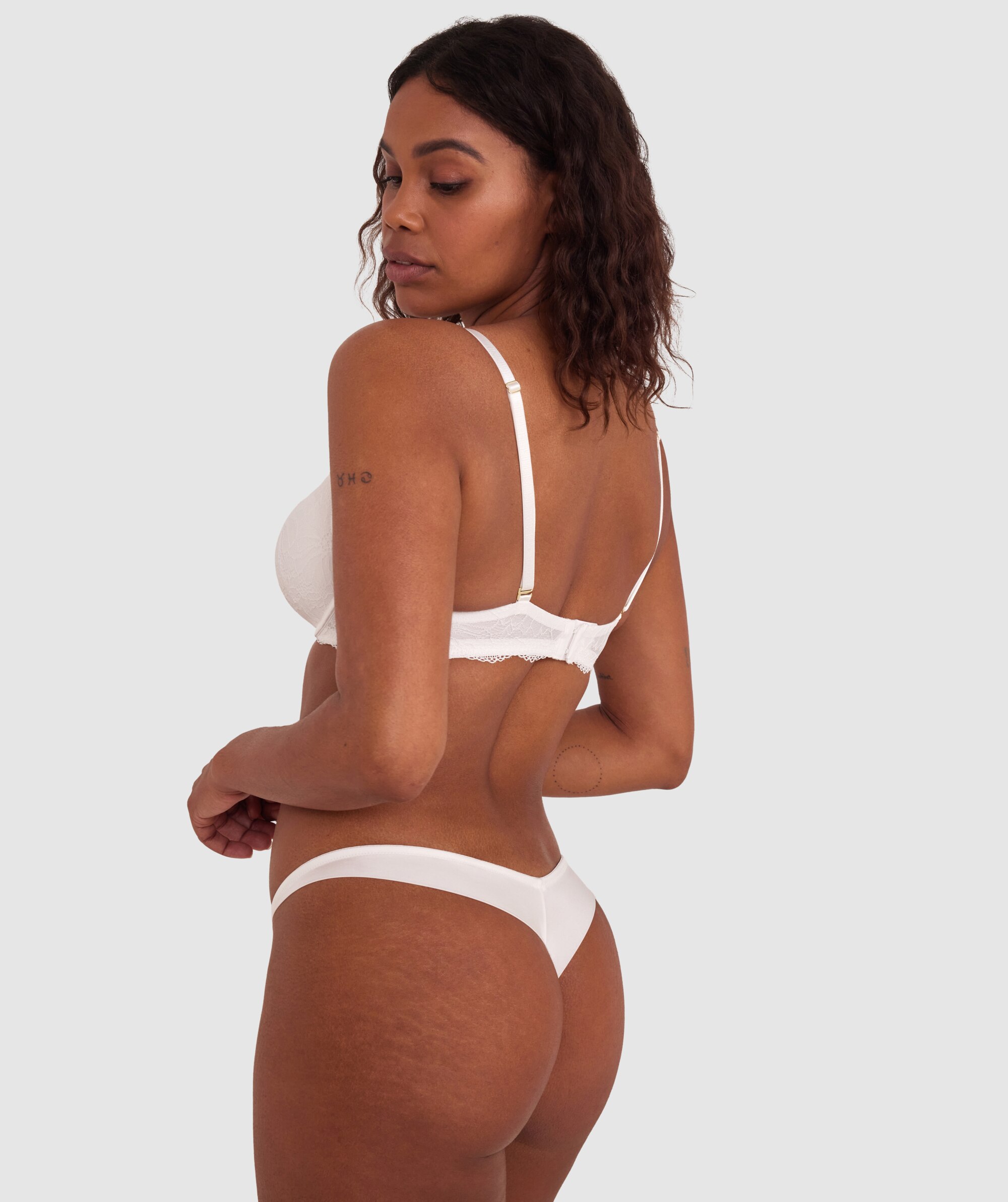 Tia V String - Ivory